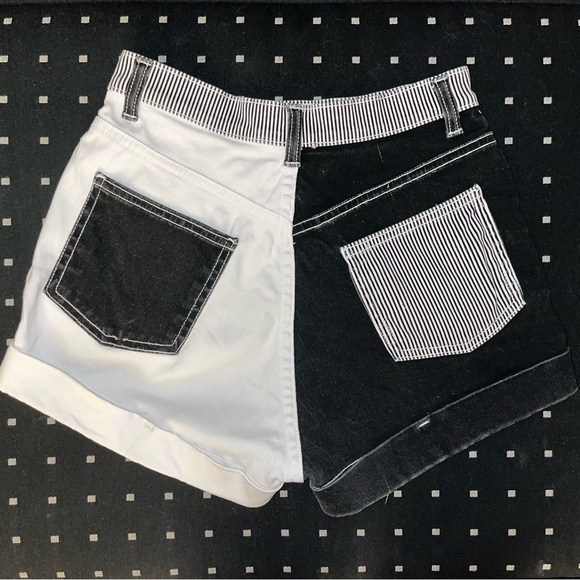 American Apparel Color Block High-Waisted Shorts in Black and White, size 26/27 - Picture 2 of 4